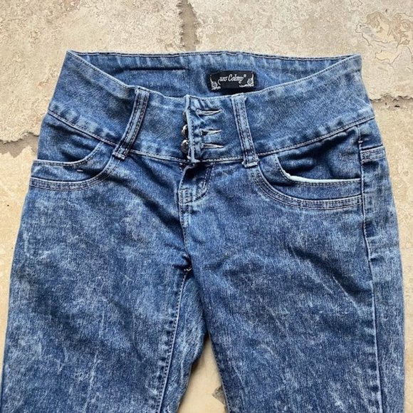 Colony High Low Rise Jeans - Picture 3 of 4